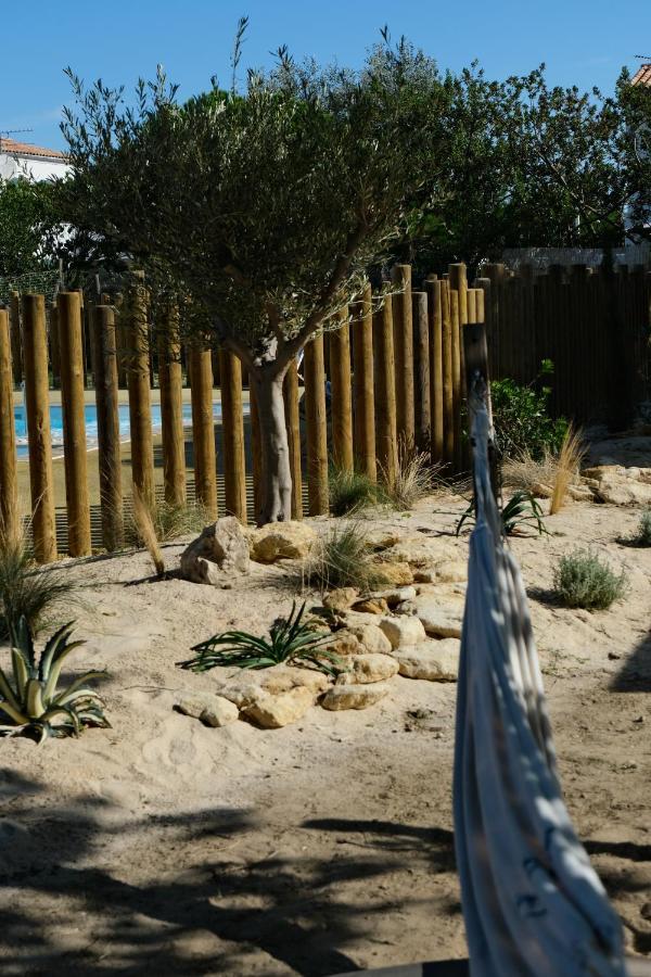Camping La Pree Les Portes-en-Re Екстер'єр фото